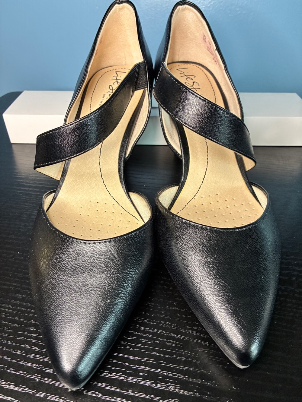 Life Stride Black Pointed-Toe Cross-Strap Pumps